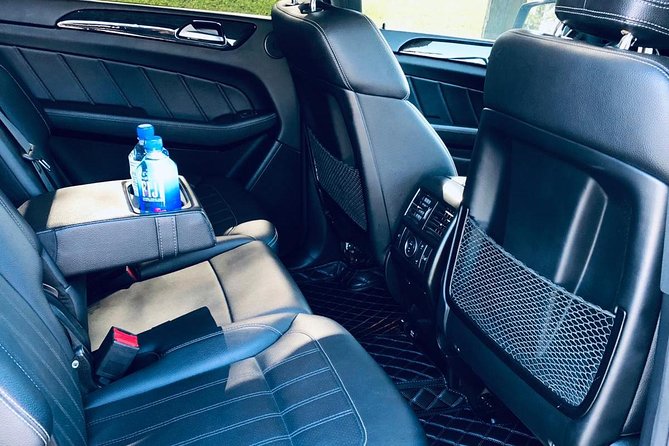 PrivateTransfer:-Toronto Pearson Airport OR Hamilton City Black Car Service - Pickup and Drop-off