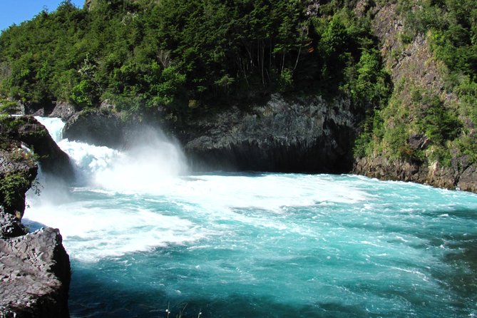 Puerto Varas: Full Day Osorno Volcano and Petrohue Falls - Inclusions and Logistics