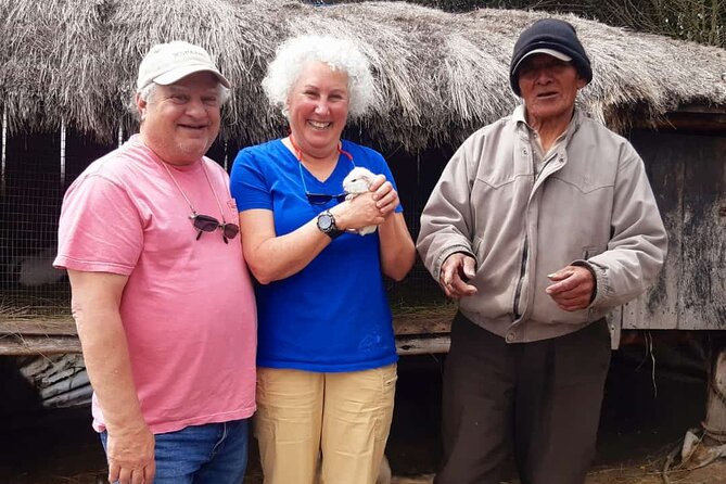 Quilotoa Crater Lake Private Day Tour: Trekking, Market, Art and Llamas - Exploring Local Markets