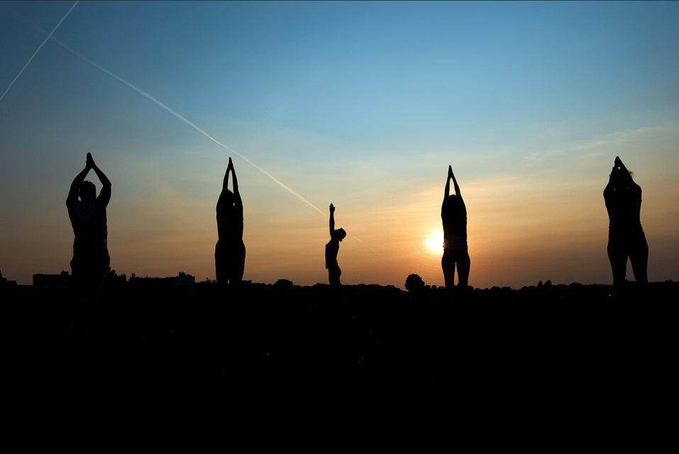 Rhodos: Outdoor Yoga in the Historical Old Town - Preparing for the Class