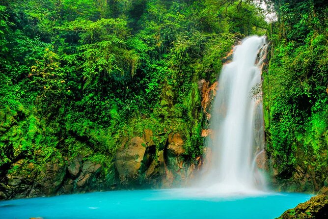 RIO CELESTE RIVER: Tubing+Rainforest+Wildlife+Waterfall+Active Volcano (PRIVATE) - Hiking and Tubing