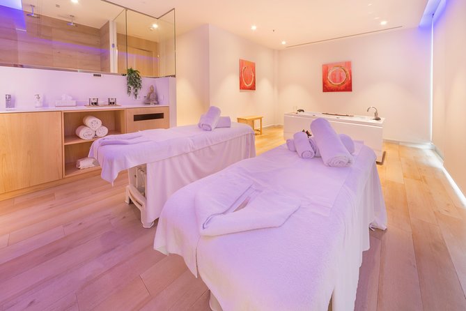 Romantic Couple Massage + SPA Entry and Private Jacuzzi With Cava - Meeting and Location