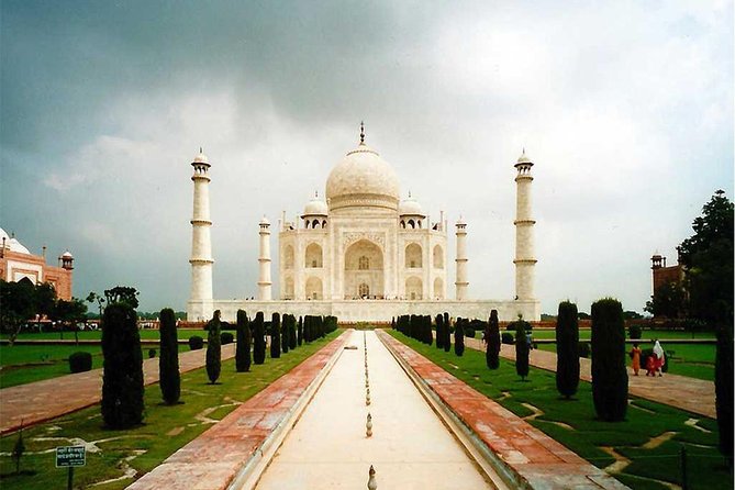 Same Day Agra Tour From Hyderabad With Return Flight - Detailed Itinerary
