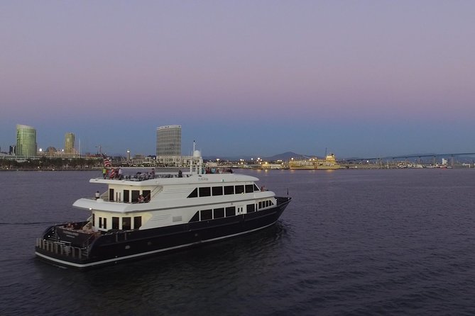 San Diego Harbor Dinner Cruise - Dining and Beverage Options