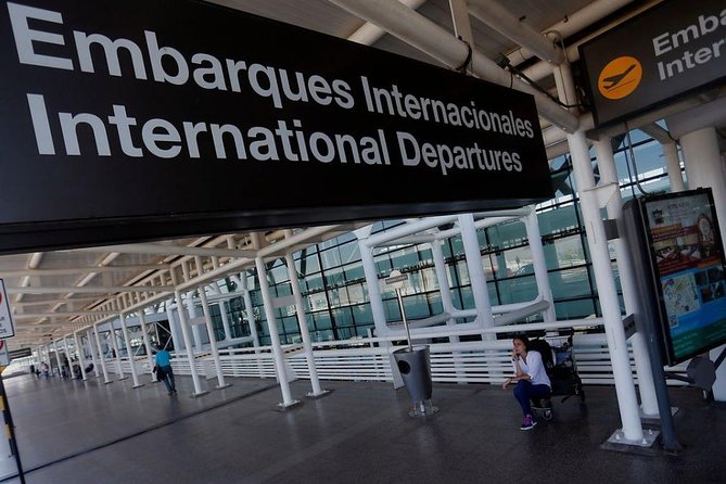 Santiago Airport Shared Departure Transfer - Arrival and Drop-off