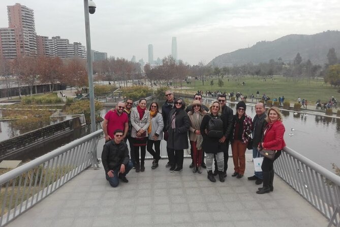 Santiago at Your Feet: An Unforgettable Walking City Tour - Exploring Barrio Paris Londres