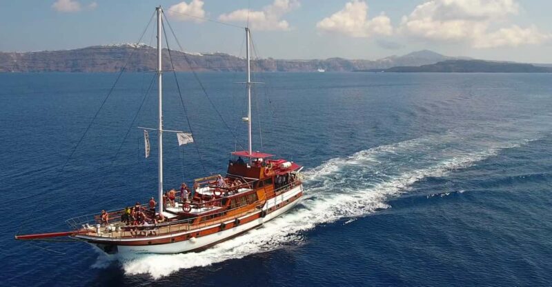 Santorini Old Port: Boat Cruise to the Volcano & Hot Springs - Itinerary and Experience
