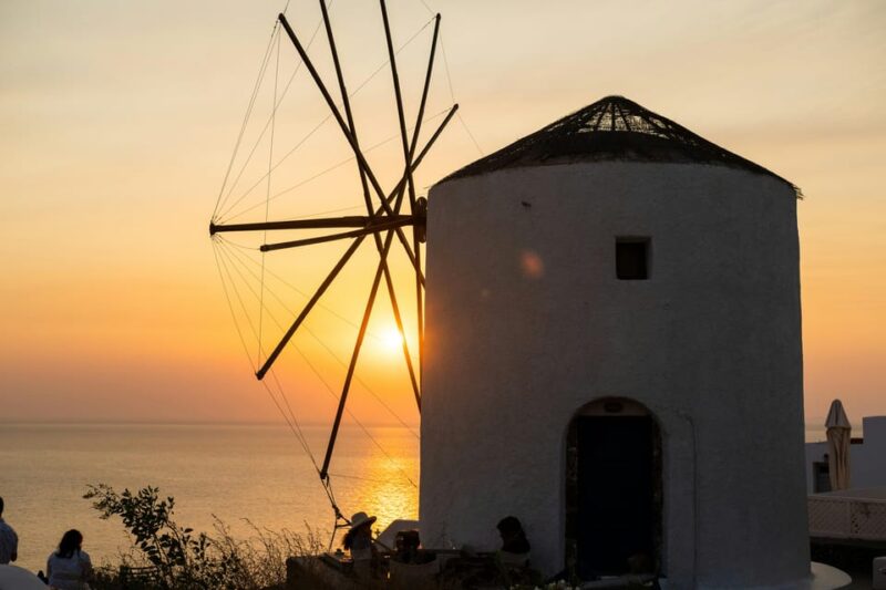 Santorini : Private Guided Highlights Tour - Itinerary and Highlights