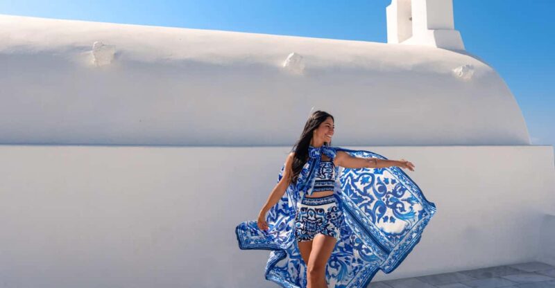 Santorini: Private Photoshoot Tour by a Pro Photographer - Personalized Photoshoot Experience