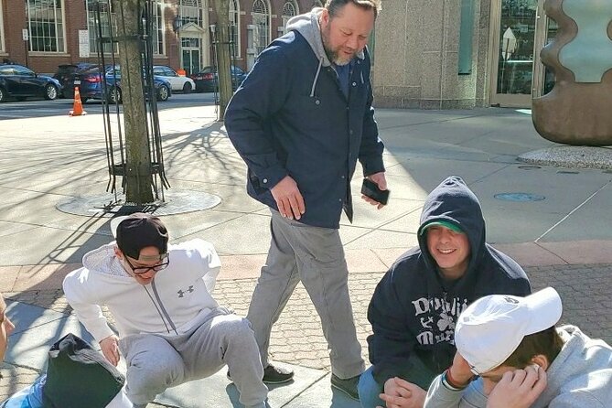 Scavenger Hunt Adventure in Edmonton by Crazy Dash - Interactive Tour on Foot