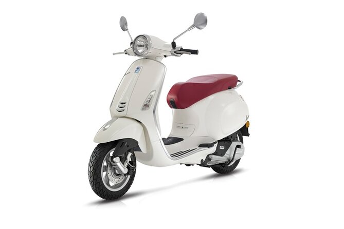 Scooter Rental Vespa Primavera 125cc - Included Services