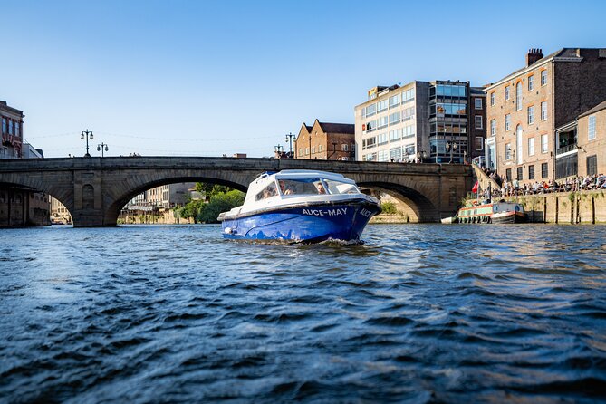 Self-Drive Boat Hire in York - Navigating the River
