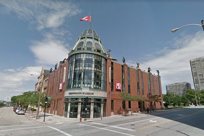 Self-Guided Scavenger Hunt: Milwaukee A Splash of Color - Smartphone-Powered Scavenger Hunt Adventure