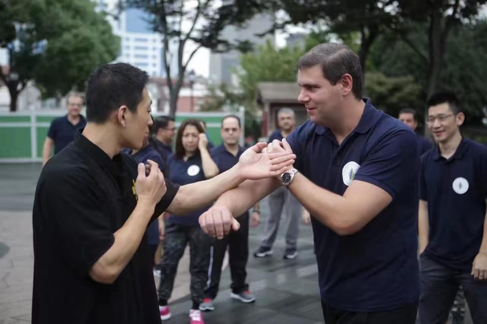 Shanghai:Tai Chi Experience in a Scenic Park - Instruction and Guidance