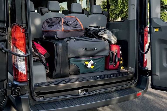 Shared Arrival Transfer: Providenciales Airport to Providenciales Hotels - Pickup and Drop-off