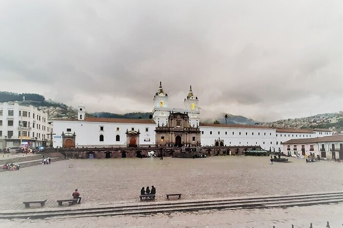 Shared Tour of the Historic Center of Quito in Small Groups - Meeting and Pickup Details