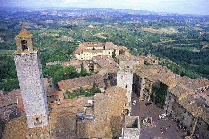 Siena, San Gimignano and Chianti Wine Small Group From Lucca - San Gimignano Exploration
