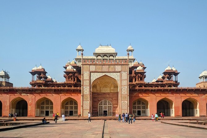 Sikandra Emperor Akbar Mausoleum With Taj Mahal - Architectural Marvels