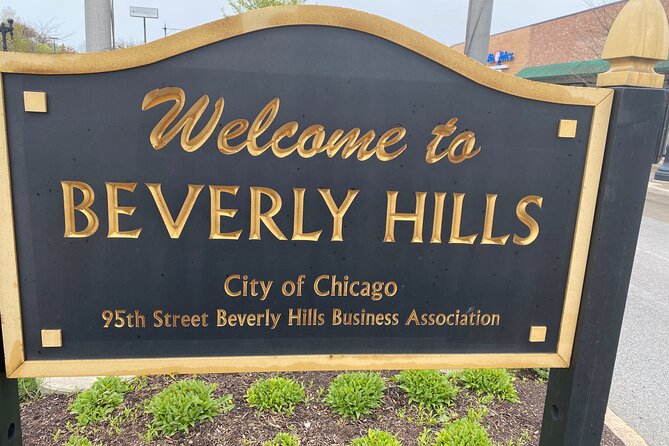 Small-Group Tour of Chicago Neighborhoods - North and South Side - What to Expect on the Tour