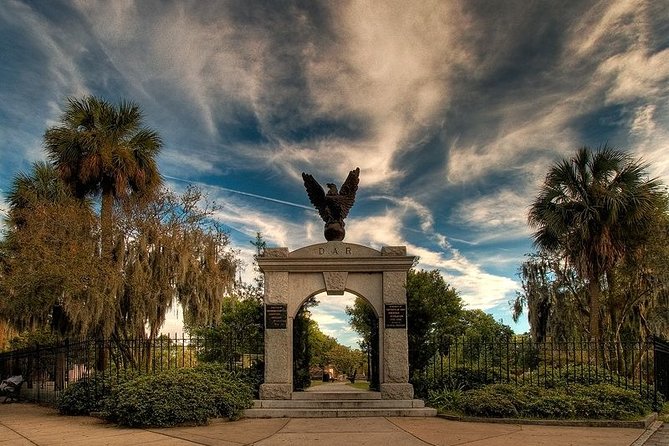 Spooky Savannah Haunted History Tour - Colonial Park Cemetery: Echoes of the Past