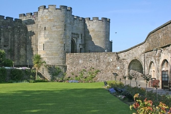 Stirling, Distillery, St Andrews 1 Day in Spanish From Edinburgh - Kingsbarns Distillery Tour