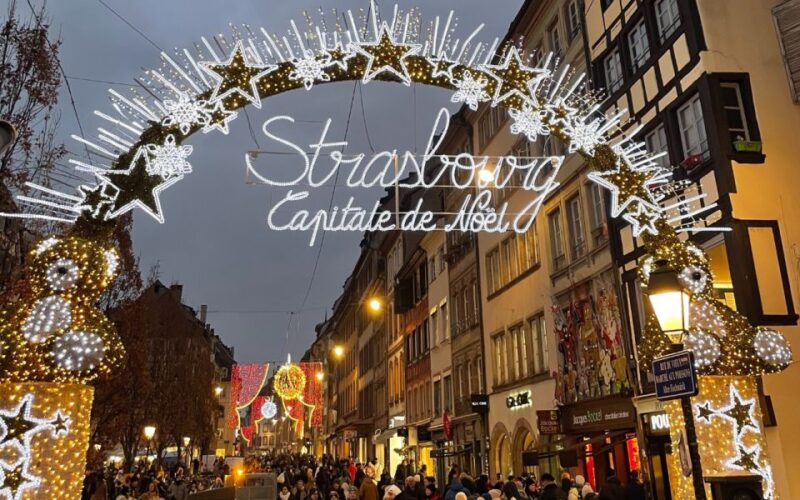 Strasbourg: Christmas Markets Walking Tour With Mulled Wine - Highlights and Experience