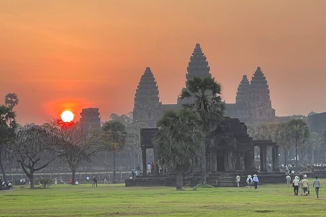 Sunrise Shared Tour in Angkor From Siem Reap - Inclusions and Amenities