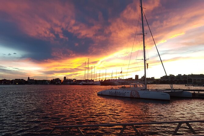 Sunset in Valencia From the Catamaran Mundo Marino - Meeting Location and Access