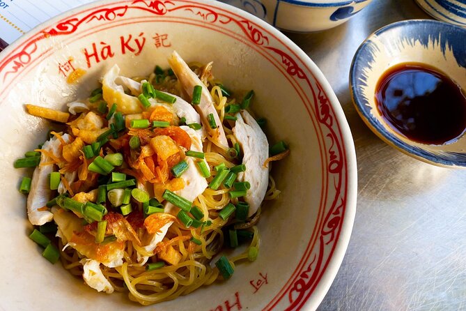 The 10 Tastings of Ho Chi Minh City With Saigon Vibes - Signature Dishes to Enjoy