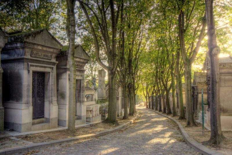 The Père Lachaise Cemetery: Guided 2-Hour Small-Group Tour - Cemetery Highlights