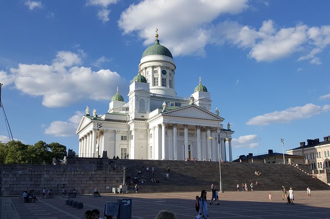 Tour From Helsinki Airport to Helsinki City Center - Pickup Location and Procedures