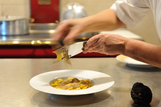Truffle Hunting and Lunch Experience in a Restaurant - Experience Details