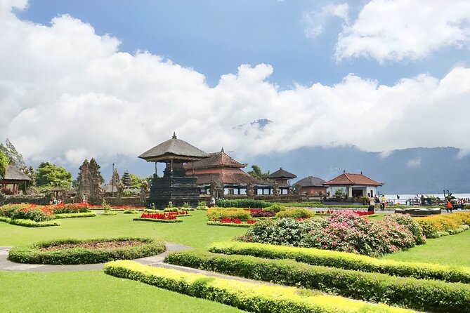 Ulun Danu Beratan Temple Tanah Lot Tour by UNESCO World Heritage - Customer Experiences