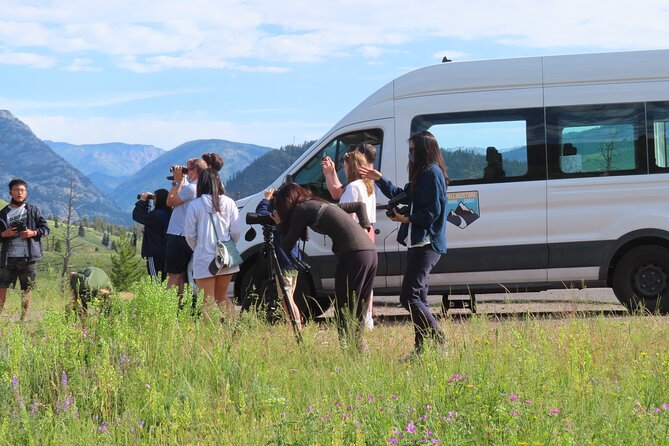Upper Loop Tour and Lamar Valley From West Yellowstone With Lunch - Tour Inclusions