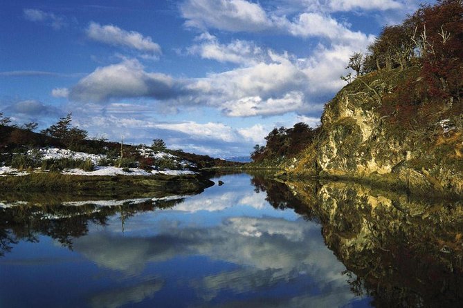 Ushuaia: Escondido and Fagnano Lakes With Transfer - Scenic Wonders of Patagonia