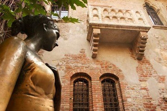 Verona and Lake Garda Day Trip From Bergamo - Juliets House and Balcony