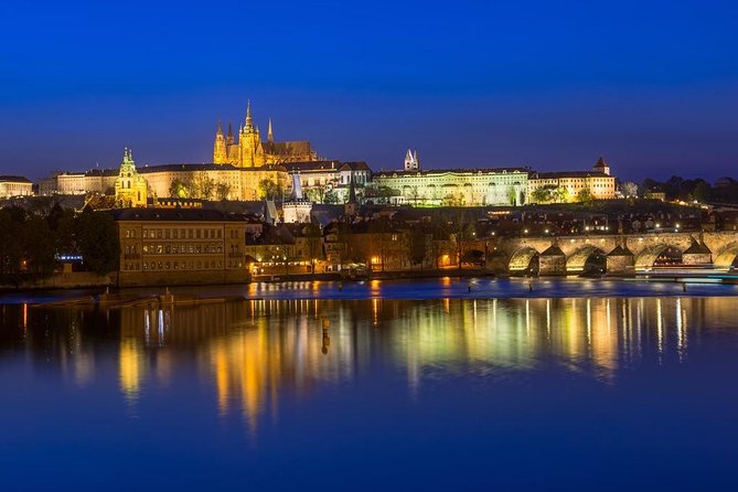 Vltava Dinner Cruise With Music in Prague - Cruise Duration and Sightseeing Highlights