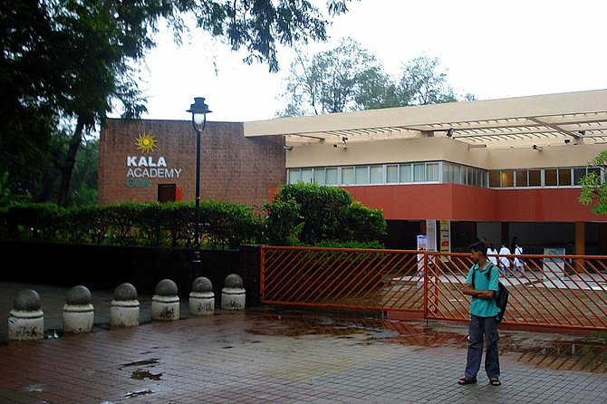 Walk Through the Heritage Campal Neighbourhood (2 Hours Guided Walking Tour) - Whats Included