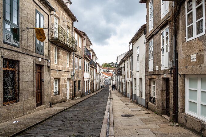 Walking Tour of the Emblematic Places of Santiago - Tour Inclusions