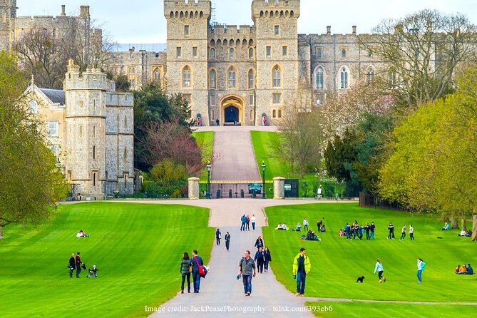 Windsor Castle & St Georges Chapel: Half-Day Walking Tour - Highlights of the Tour