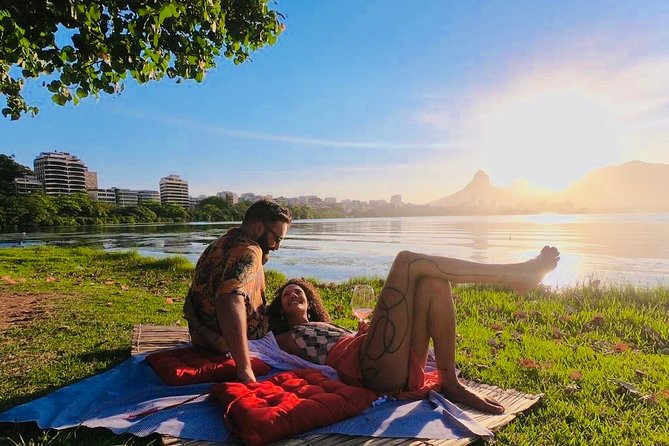 Wine & Cheese Picnic at Lagoa Rodrigo De Freitas - Meeting Details
