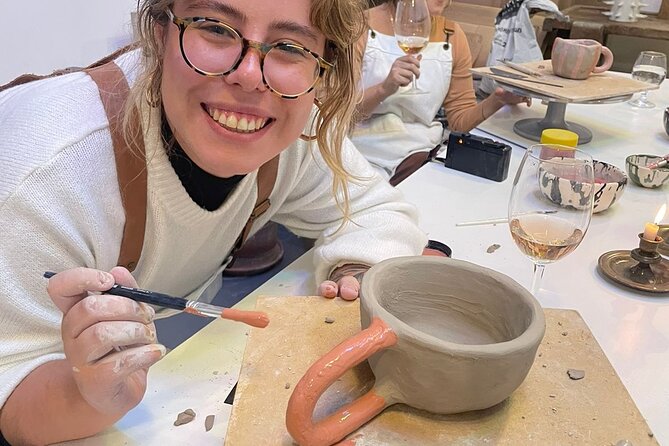 Wine & Pottery Class For Beginners in Buenos Aires Argentina - Included Amenities
