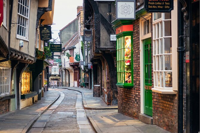 York Historical Gems Tour & A Taste of York Chocolate - Immersive Exploration of Yorks History