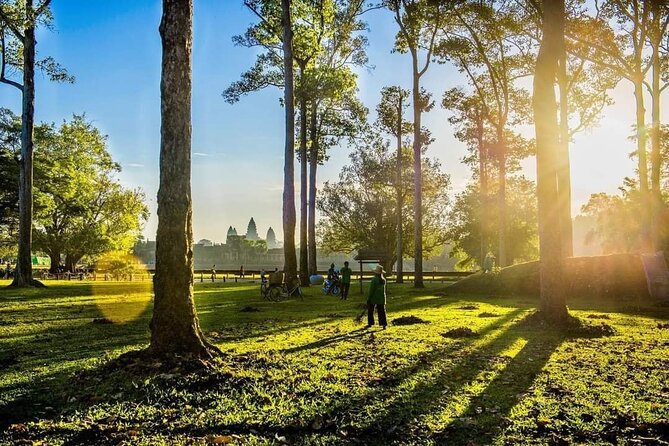 1-Day Uncover the Endless Treasure of Angkor Tour With Sunset. - Meeting and Pickup Details