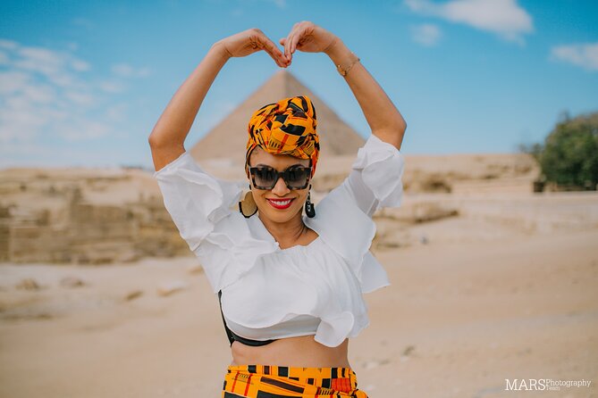 2 Hour Photoshoot at Pyramids of Giza With Instgram Style - Professional Photography Guidance