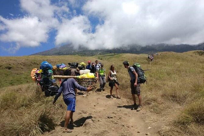 3 Days 2 Night Trekking Rinjani to Summit and Lake - Day 2 Itinerary