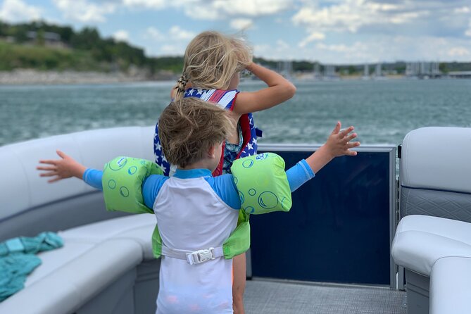 3 Hour Private Boat Charter on Lake Austin for up to 12 People - Inclusions and Additional Fees