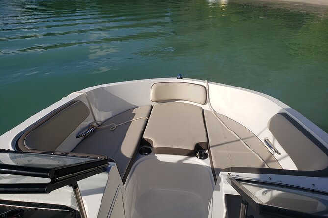 42 Ft Private Yacht Miami, Rent for 2 Our 4 Hours, for 12 People - Traveler Information and Policies