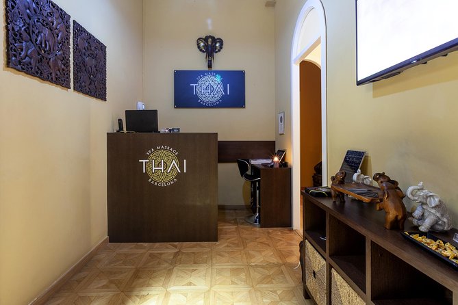 60 Min Foot and Leg MASSAGE at THAI SPA MASSAGE BARCELONA - Amenities Provided