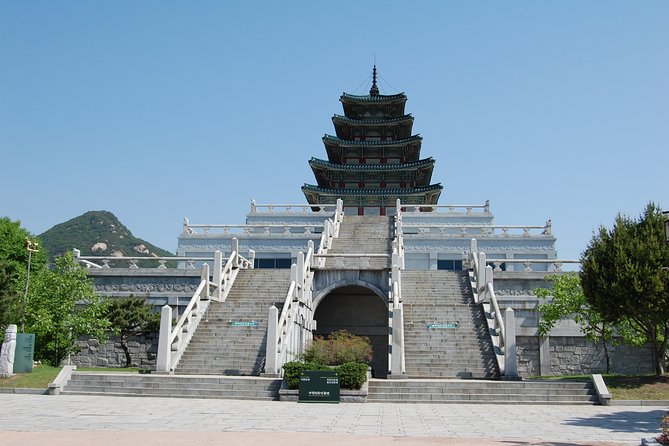 8 Hours Private Tour With Top Attractions in Seoul - Transportation and Accessibility